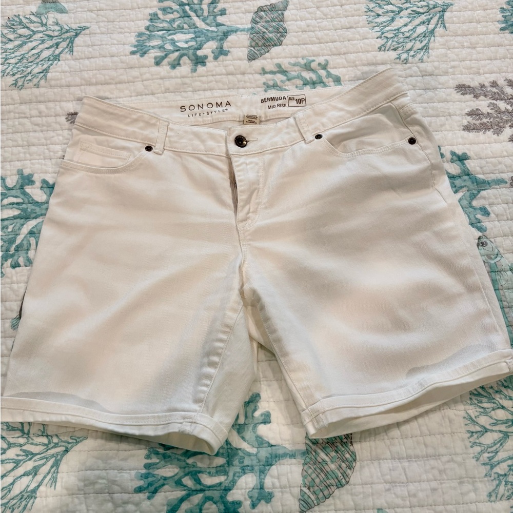 Sonoma Women's white Bermuda Shorts, size 10P